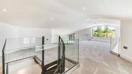 Landing/Mezzanine