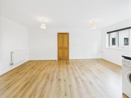 Spacious Open Plan Living/Dining Kitchen