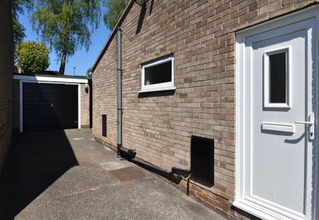 Garage/Workshop