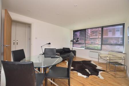 Lounge/Dining Room