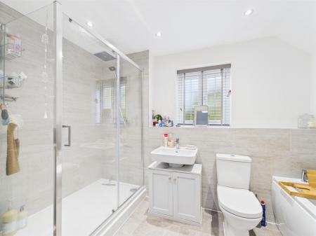 En-Suite Bathroom