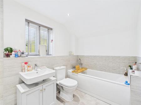 En-Suite Bathroom