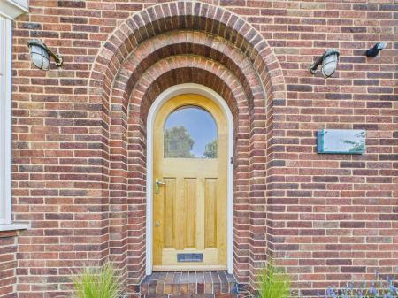 Stunning Front Door/ Entrance