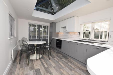 Beautifully Appointed Dining Kitchen