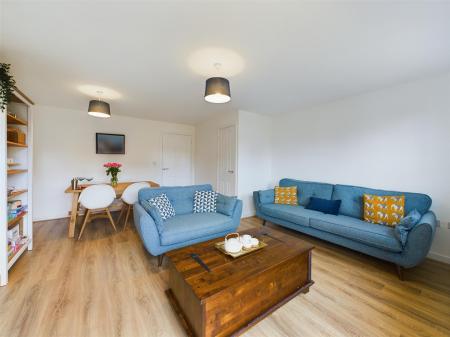 Lounge/Dining Room