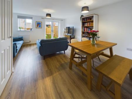 Lounge/Dining Room