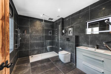 Family Bathroom/Shower Room