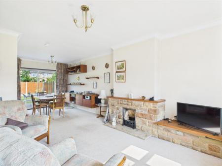 Lounge/Dining Room