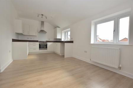 Superb Open Plan Living/Dining Kitchen