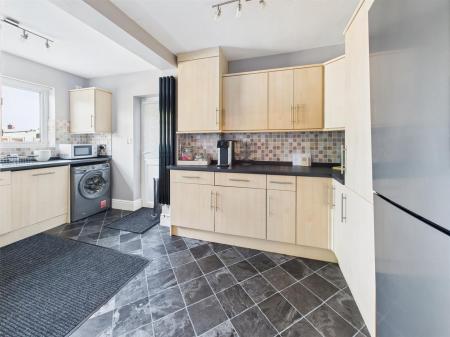 Nicely Fitted Kitchen