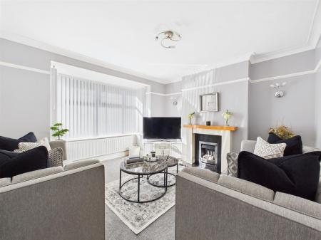 Immaculate Living Room