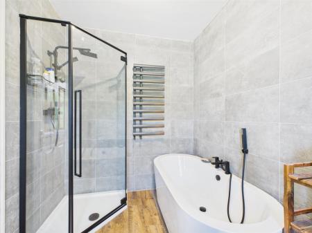 En-Suite Bathroom