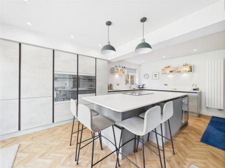 High Specification Fitted Kitchen