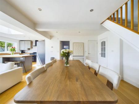 OPEN PLAN LIVING/ KITCHEN/ DINING AREA