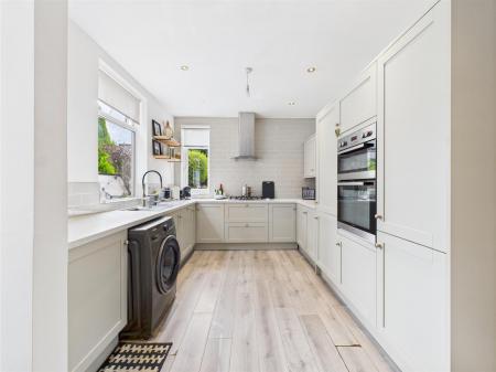 Stylish Refitted Kitchen