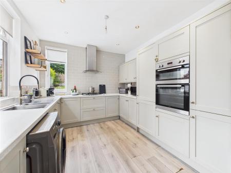 Stylish Refitted Kitchen