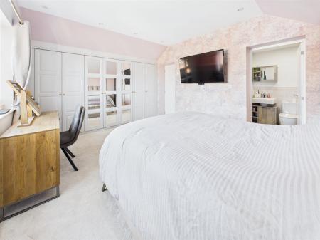 Significant Storage & En-Suite
