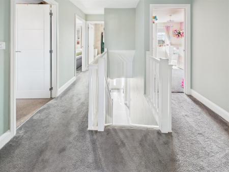 Light & Spacious Landing Area