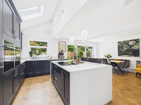 Living Kitchen / Dining Room