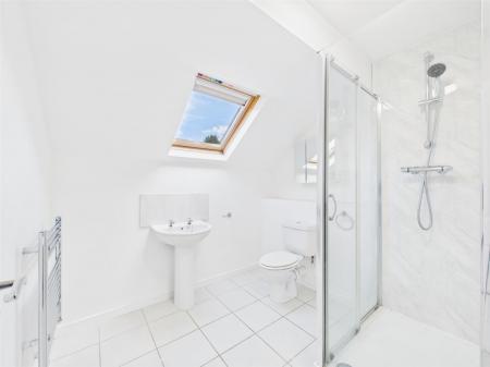 Master Bedroom En-Suite