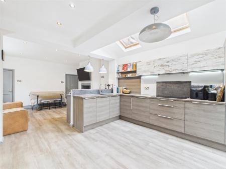 Living Kitchen / Dining / Family Room