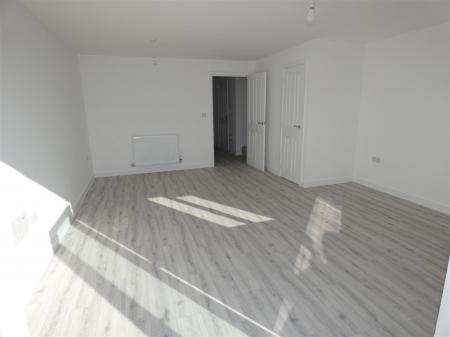 LIVING/DINING AREA