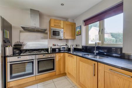 High Specification Fitted Kitchen