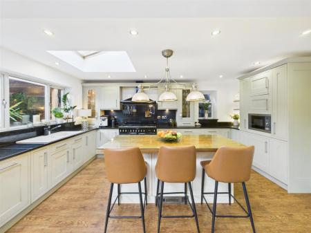 Fabulous Open Plan Kitchen