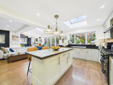 Fabulous Open Plan Living Kitchen