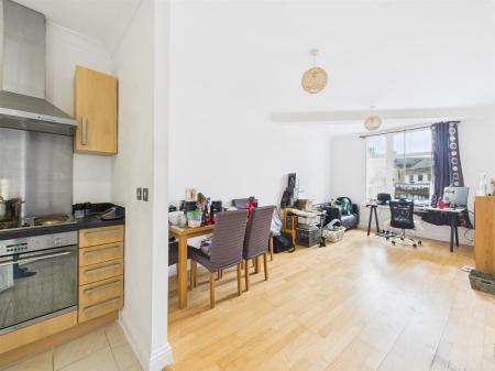 CAM04916G0-PR0157-STILL005.jpg