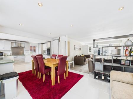 Impressive Dining Kitchen