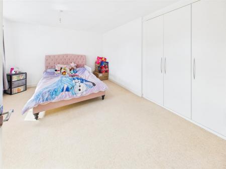 CAM04916G0-PR0129-STILL002.jpg