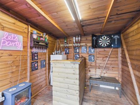 Timber Summerhouse/Party Bar