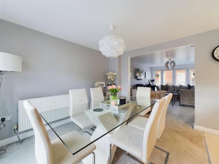 Living Kitchen/Dining Room