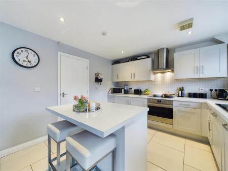 Living Kitchen/Dining Room