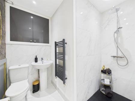 Superbly Appointed Shower Room