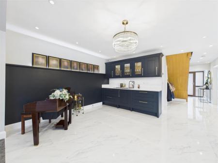 Entertaining Space/Reception Area