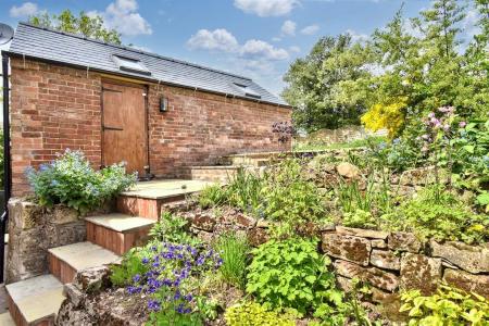 Vine Cottage Rear Garden.jpeg