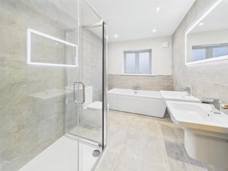 CAM04916G0-PR0180-STILL038 (1).jpg