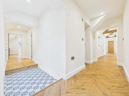 CAM04916G0-PR0180-STILL033 (1).jpg