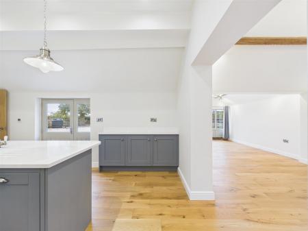 CAM04916G0-PR0180-STILL028 (1).jpg