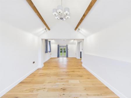 CAM04916G0-PR0180-STILL017 (1).jpg