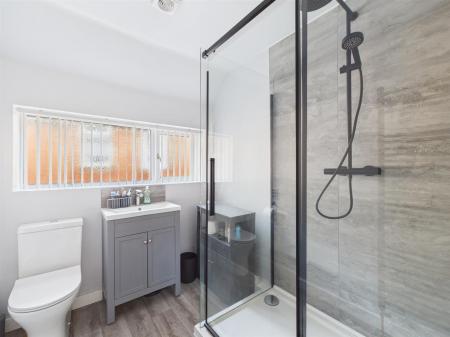 Family Bathroom/Shower Room