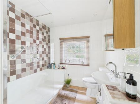 Bathroom/Shower Room