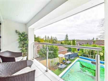 CAM04916G0-PR0182-STILL045 (1).jpg