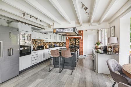 Fabulous Open Plan Living Kitchen