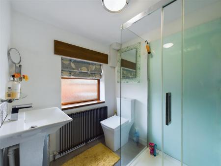 Well-Appointed Shower Room
