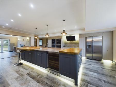 High Specification Fitted Kitchen