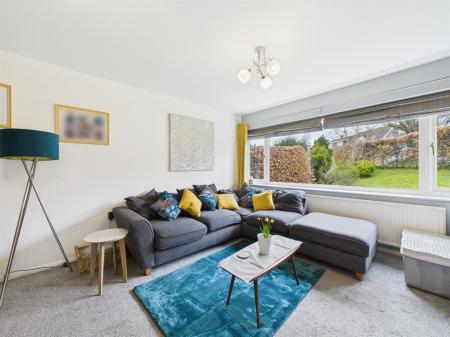 Spacious Lounge/Dining Room
