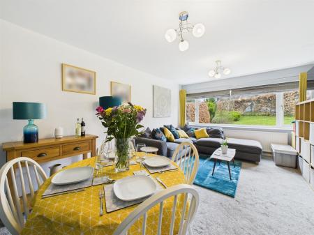 Spacious Lounge/Dining Room
